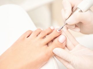 Ghid pentru alegerea echipamentului profesional de pedichiură